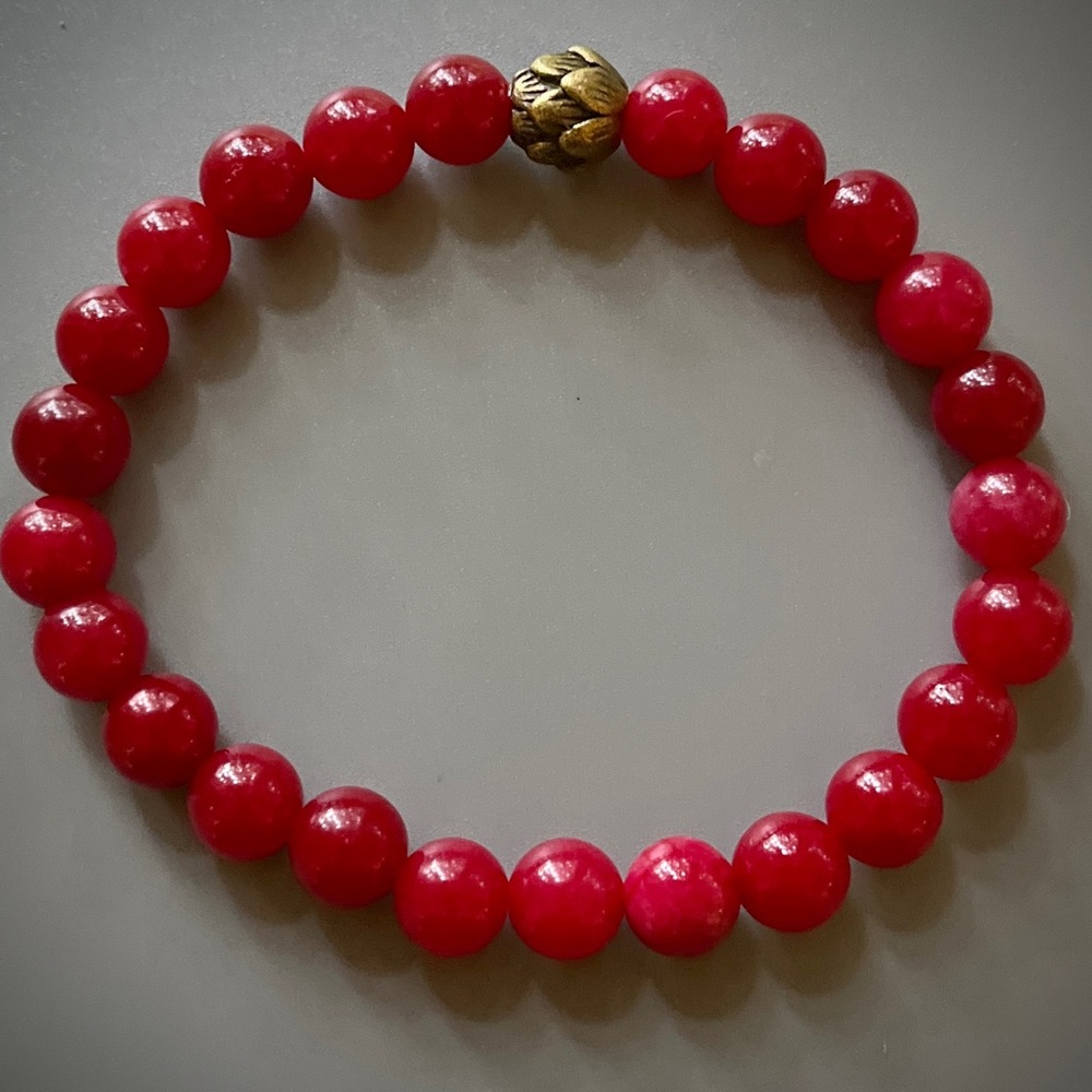 Red Jade Handcrafted Bead Bracelet - Picture 5 of 5